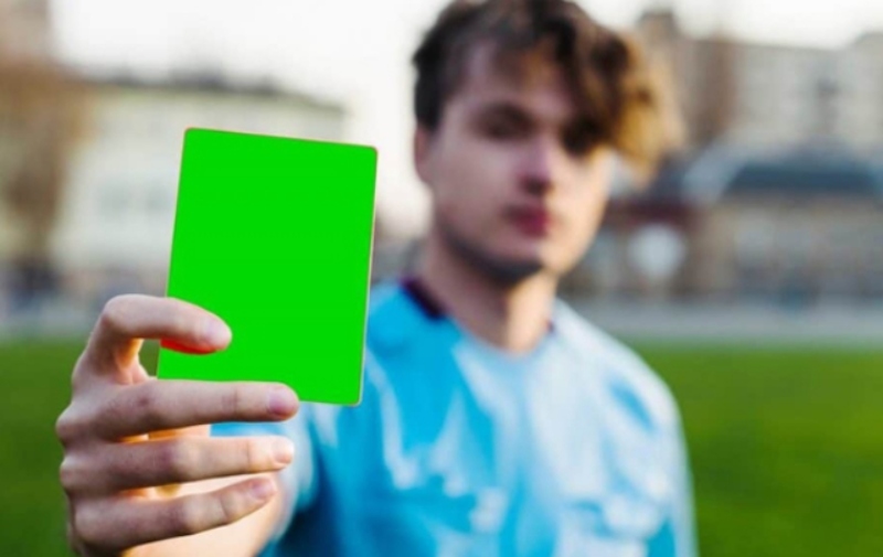 Tìm hiểu thêm về thẻ xanh trong bóng đá là gì?